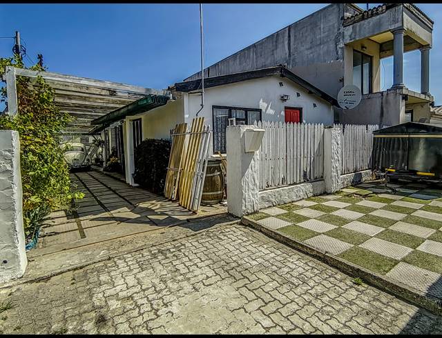 3 BEDROOM FREEHOLD SOLD IN KHAYA
